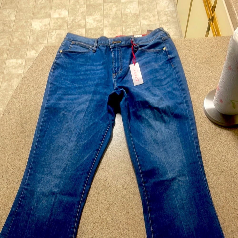 Brand New Jennifer Lopez BootCut Jean 14L